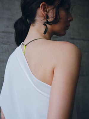 Ｔ　ＬＩＮＥ　ＢＲＡ　ＴＯＰ
