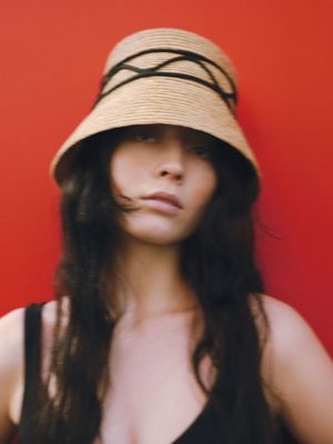 ＷＡＶＥ　ＣＯＤＥ　ＨＡＴ