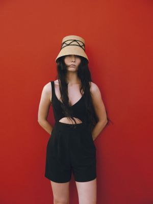 ＷＡＶＥ　ＣＯＤＥ　ＨＡＴ