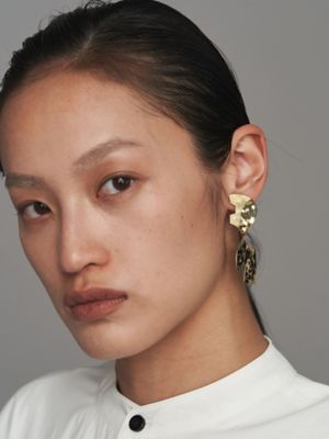 NOTCH TWIST EARRING | UN3D./アンスリード | 三越