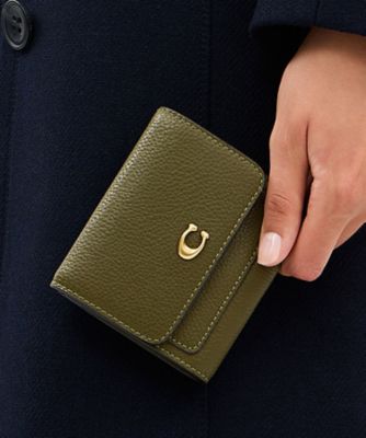 COACH/コーチ ミラ スモール フラップ ウォレット GREEN 財布・マネークリップ【三越伊勢丹/公式】