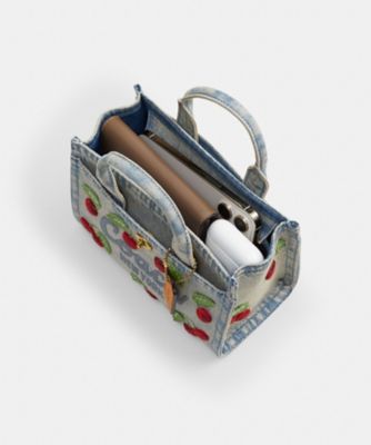 カーゴ トート バッグ 20・チェリー エンブロイダリー | COACH 
