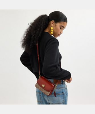 キャシー クロスボディ バッグ 17・シグネチャー キャンバス | COACH 