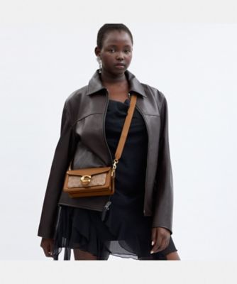 タビー ショルダー バッグ 20・シグネチャー キャンバス | COACH 