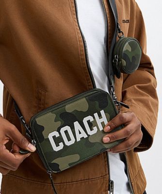 カモ柄が素敵【Coach】グラフィック付き チャータークロスボディ 