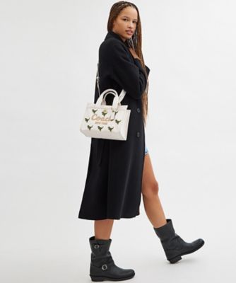 日本限定】カーゴ トート バッグ 26・レキシー プリント | COACH  