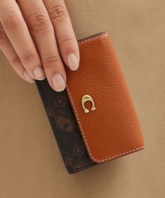 COACH/コーチ エッセンシャル ミニ トライフォールド ウォレット・ホース アンド キャリッジ プリント BLACK 財布・マネークリップ【三越伊勢丹/公式】