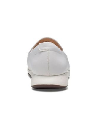 Ｒｅｇａｌ　Ｗａｌｋｅｒ　ＨＣ６３　ヴァンプモカスリッポン　アイボリー　フラットシューズ