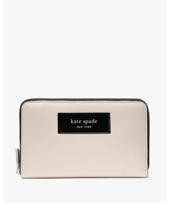 ＜KATE SPADE NEW YORK (Women)＞ラベル　ミディアム　ジップ　アラウンド　ウォレット