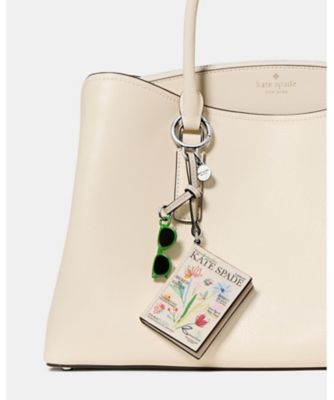 チャームド マガジン バッグ チャーム | kate spade new york (Women