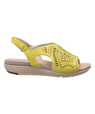 ＜REDWOOD RIVER (Women/Men)＞ＲＥＤＷＯＯＤ　ＲＩＶＥＲ　Ｍ１０Ｃ　フットベットサンダル　イエロースエード　サンダル