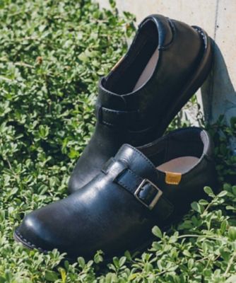 ＜REDWOOD RIVER (Women/Men)＞レッドウッドリバー　Ｒ０３Ａ　ベルト付スリッポン　ブラック　カジュアルシューズ