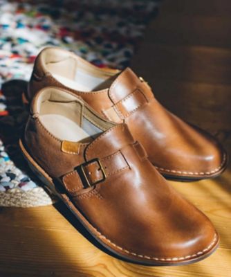 ＜REDWOOD RIVER (Women/Men)＞レッドウッドリバー　Ｒ０３Ａ　ベルト付スリッポン　ブラウン　カジュアルシューズ