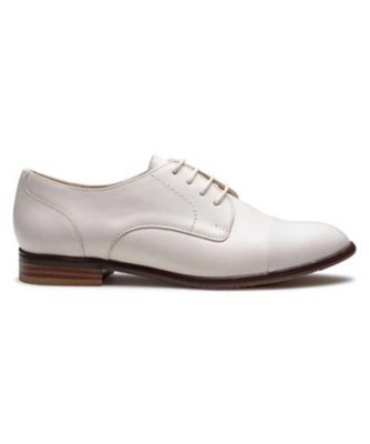 ＜R. (Women)＞Ｒ．　Ｓ１９Ｃ　ストレートチップ　アイボリー　フラットシューズ