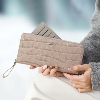 マットレザークロコダイル型押しラウンド型財布　ＢＴＶ１１５３