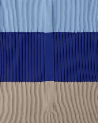 ＦＬＵＴＥＤ　ＳＫＩＲＴ　１