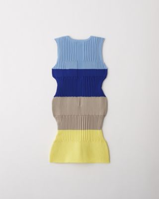 ＦＬＵＴＥＤ　ＤＲＥＳＳ　３