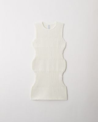 ＦＬＵＴＥＤ　ＤＲＥＳＳ　３