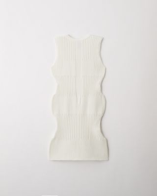 ＦＬＵＴＥＤ　ＤＲＥＳＳ　３