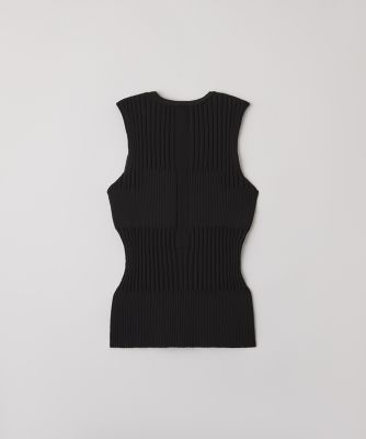 ＦＬＵＴＥＤ ＳＬＥＥＶＥＬＥＳＳ ＴＯＰ | ファッション・服 | 三越