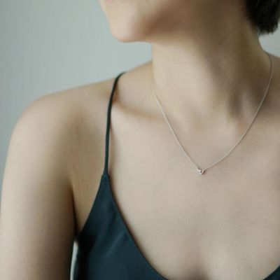 Essence Baguette Necklace 0．1ct | YON 