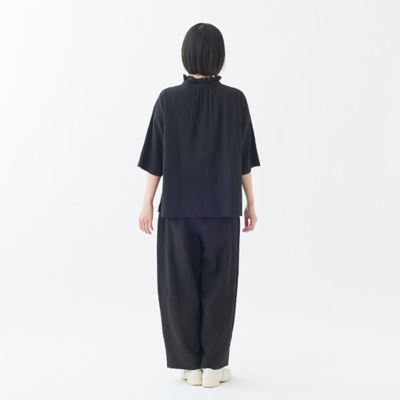 フリルブラウス