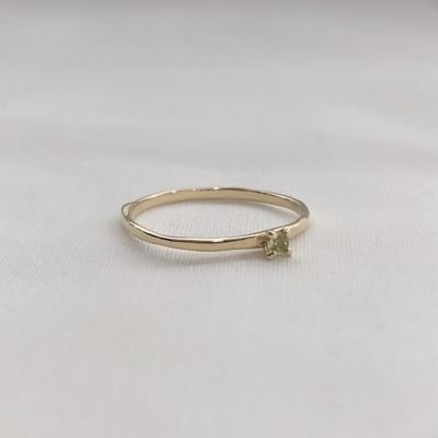 e.m. (Women)/イー・エム 誕生石リング　８月ペリドット