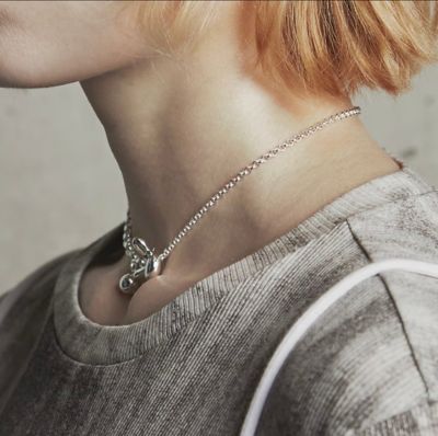 ＜Soierie (Women) ＞Ｍｅｔａｌ　ａｒｔ　ｍａｎｔｅｌ　ｎｅｃｋｌａｃｅ