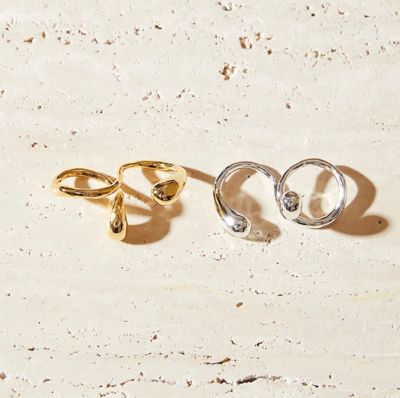 ＜Soierie (Women) ＞Ｍｅｔａｌ　ａｒｔ　ｓｔａｎｄ　ｒｉｎｇ　ｏｎｅ　ｃｏｌｏｒ