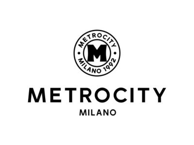 ８８７ 福袋 年明届 バッグ カードケース ２点セットｅ ノベルティ ポーチ 付き ｍｅｔｒｏｃｉｔｙ 三越伊勢丹オンラインストア 公式