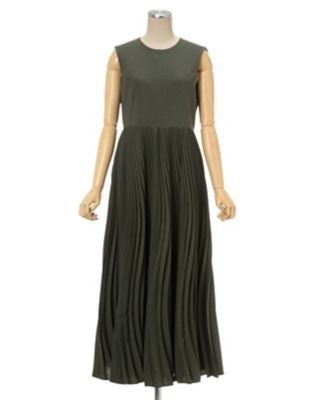 Ｃｕｒｖｅｄ Ｐｌｅａｔｅｄ Ｓｌｅｅｖｅｌｅｓｓ Ｄｒｅｓｓ