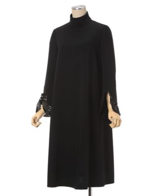 Ｅｍｂｒｏｉｄｅｒｅｄ　Ｃｕｆｆｓ　ＡーＬｉｎｅ　Ｄｒｅｓｓ　ＭＭ２５ＳＳーＤＲ０９４