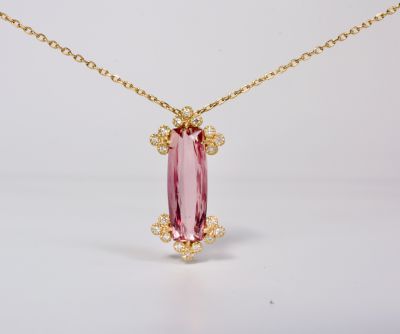 スプレッド　トパーズダイヤモンドネックレス