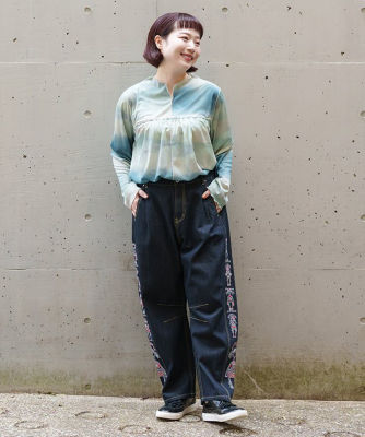 アズノウアズオオラカ ストレート パンツ ブラック サイズ4 アズノウアズオオラカ ストレート パンツ ブラック サイズ4