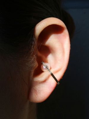 Ｂｅｌｕｇａ　Ｐｅａｒｌ　Ｄｉａｍｏｎｄ　Ｅａｒ　Ｃｕｆｆ　※シングル