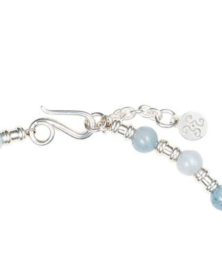 ＢＬＵＥ　ＱＵＡＲＴＺ　ＭＯＮＵＭＥＮＴ　ＮＥＣＫＬＡＣＥ