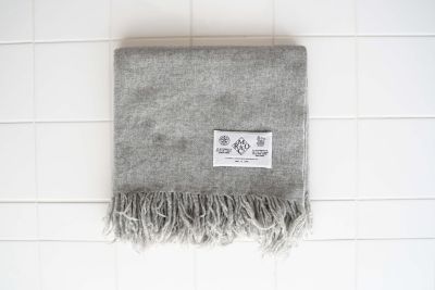＜R & D.M.Co-/OLDMAN’S TAILOR＞ブランケット　ＢＬＡＮＫＥＴ　ＯＦＦ　Ｗｈｉｔｅ