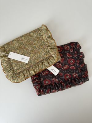 Ｓｑｕａｒｅ　ｆｉｌｌ　ｐｏｕｃｈ