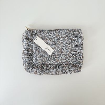 ＜june little closet(Baby&Kids)＞Ｓｑｕａｒｅ　ｆｉｌｌ　ｐｏｕｃｈ