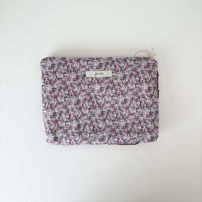Ｓｑｕａｒｅ　ｆｉｌｌ　ｐｏｕｃｈ
