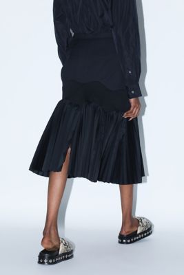 Ｔａｆｆｅｔａ　ｐｌｅａｔｓ　ｓｋｉｒｔ　ＴＰ２４１－ＦＧ２２５