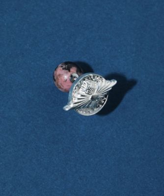 Metal stone pierced earrings