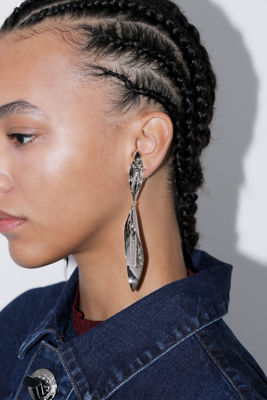 Ｍｅｔａｌ ｍｏｔｉｆ ｅａｒｒｉｎｇｓ | ファッション・服 | 三越