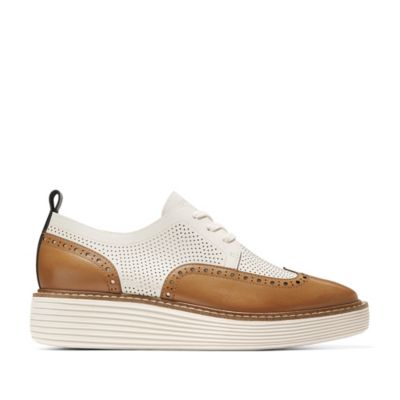 ＜COLE HAAN (Women)＞オリジナルグランド　プラットフォーム　ウィングチップ　オックスフォード