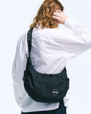 ショルダーバッグ　ＴＯＵＲ　ＳＨＯＵＬＤＥＲ　ＢＡＧ　ＦＣＲＢ－２５０１０６
