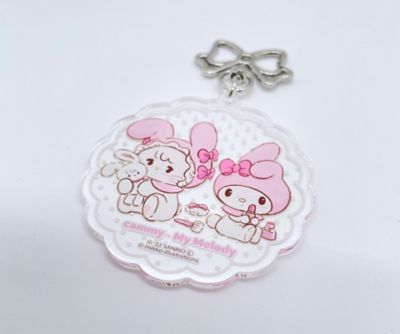マイメロディとキャミーのアクリルキーホルダー