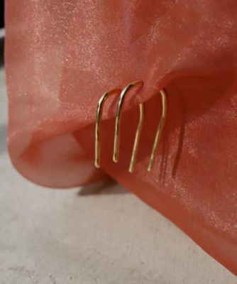 フロウラインピアス　ＧＤ