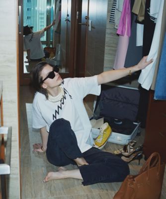 ＜THIRD MAGAZINE (Women)＞“ｍａｇａｚｉｎｅ”ロゴＴシャツ　Ａ０８４３ＵＴＳ０２２