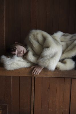 NO COLLAR VOLUME FAKE FUR COAT