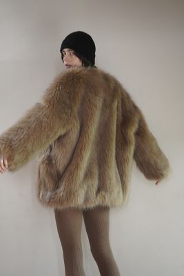 NO COLLAR VOLUME FAKE FUR COAT